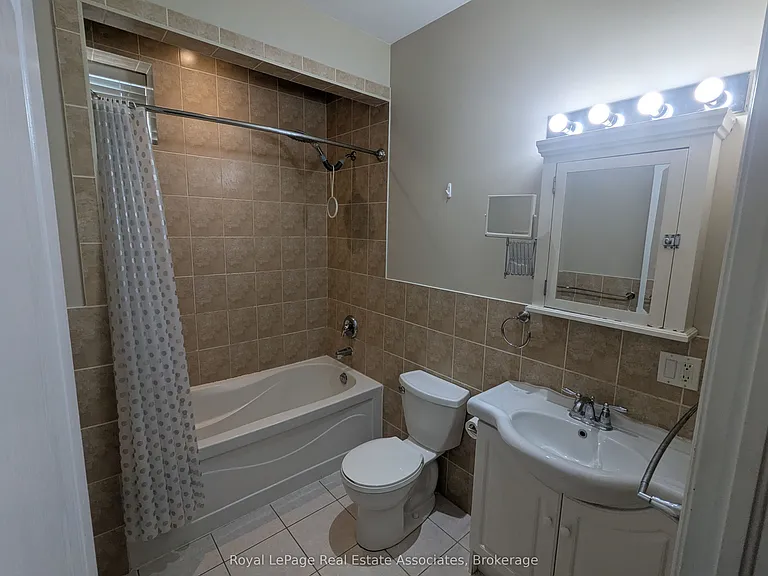 48 Mississauga Rd N #4 — Photo 22