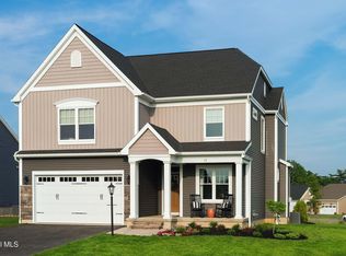 17 Chloes Way, Saratoga Springs, NY 12866