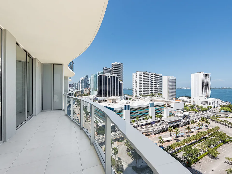 1400 Biscayne #16004