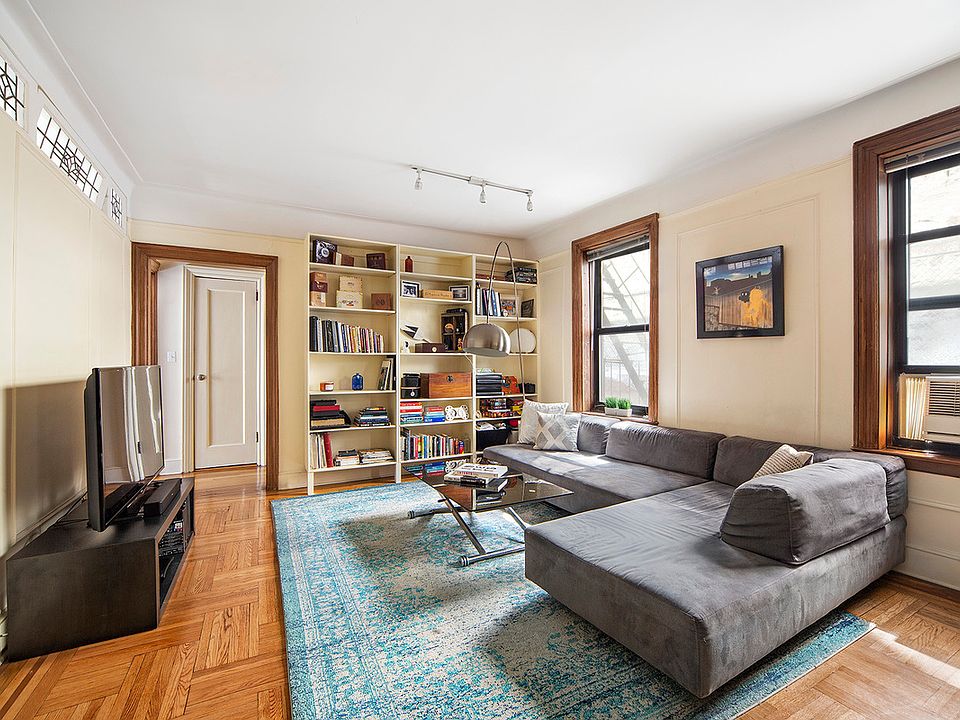 1st image of 24 Bennett Ave APT 33B