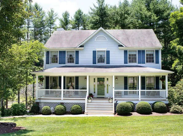 2035 Candlewyck Dr, Charlottesville, VA 22901