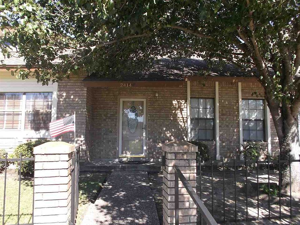 1st image of 2414 Thunderbird Dr