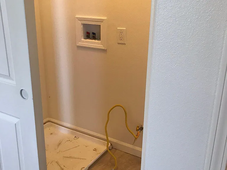 612 W Pillsbury St #102 — Photo 17