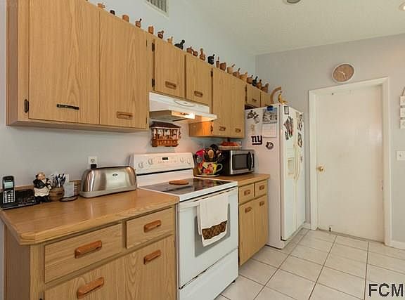 4th image of 28 Philmont Ln