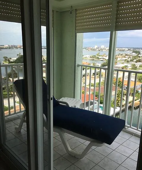 balcony