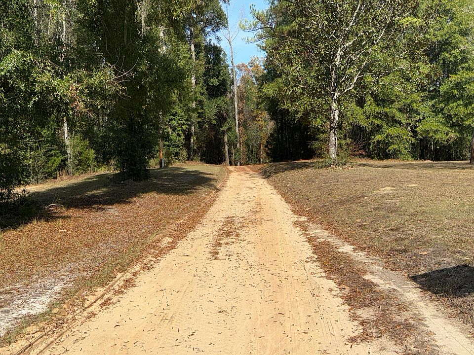2nd image of 875 Smith Rd