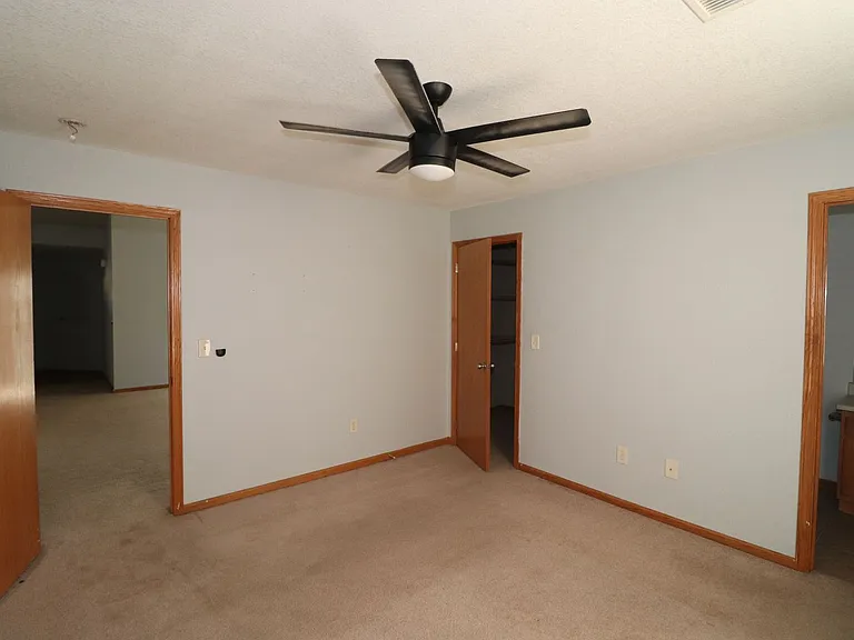 1618 Clover Dr — Photo 12