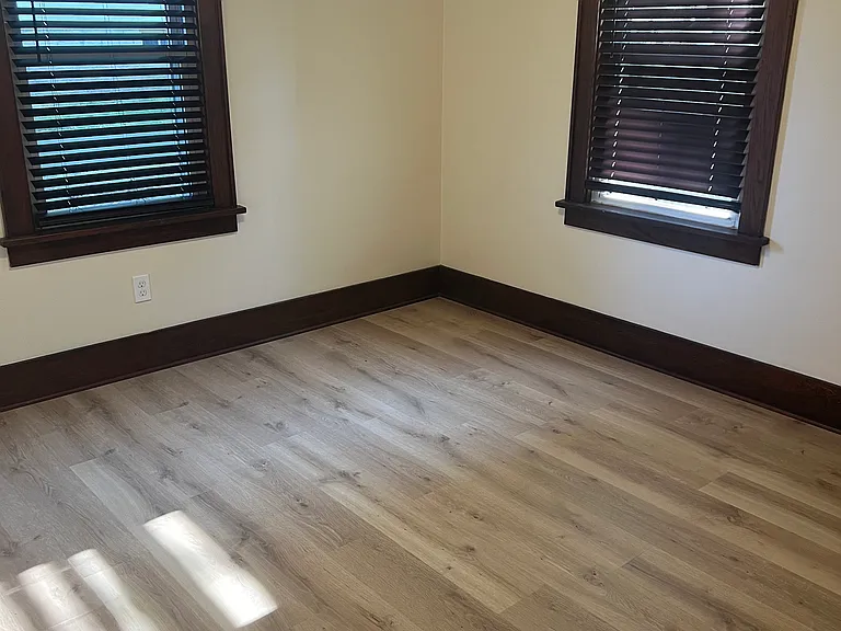 425 Pleasant St — Photo 14
