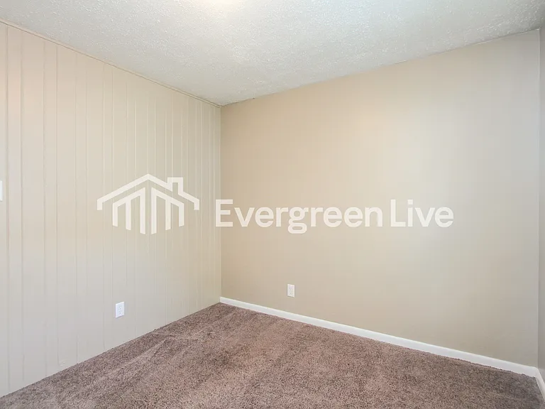 1505 N Webster Ave — Photo 9