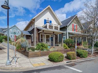 585 SW 27th Way, Lincoln City, OR