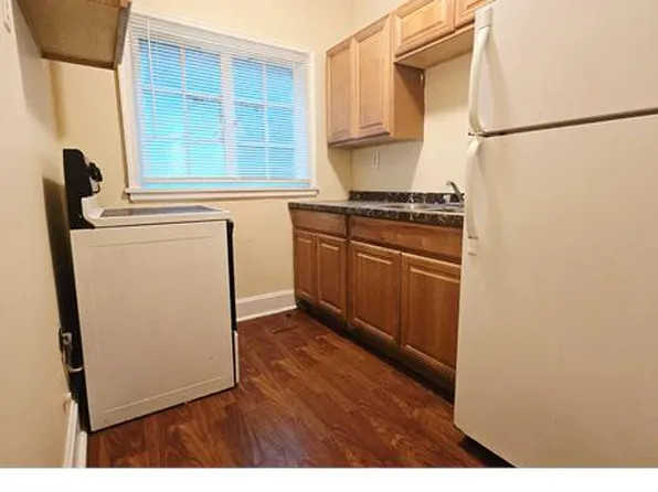 1526 Broadway APT 4, Rockford, IL 61104