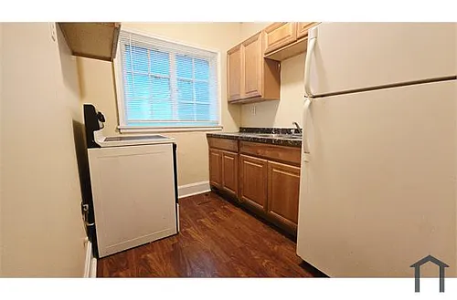 1526 Broadway #4 Photo 1 1526 Broadway #4 Photo 1