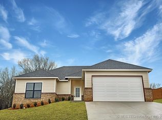 824 E Harlan Dr, Tahlequah, OK 74464