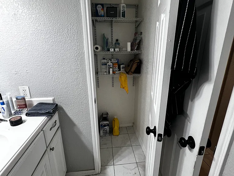 2214 Lavern St #B — Photo 15