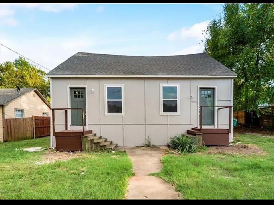924 W Pecan St