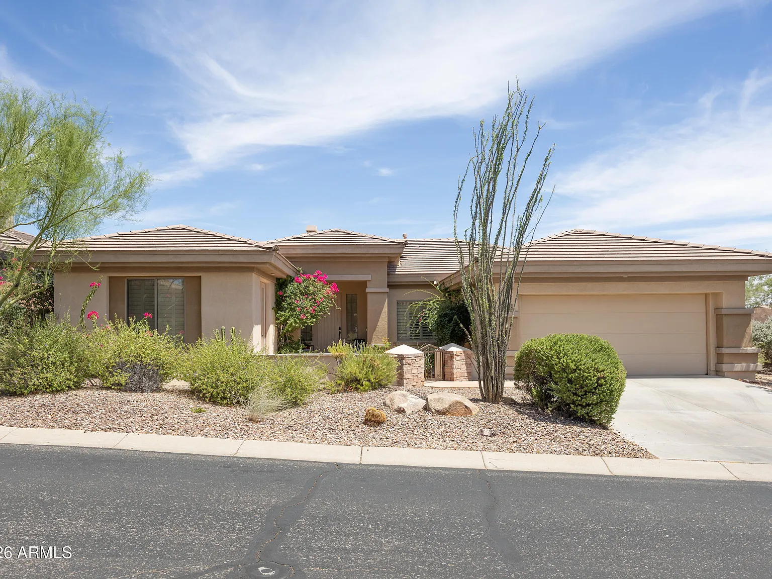 2 bed, 2.5 bath, 2124 sqft, $2,800 — Photo 1