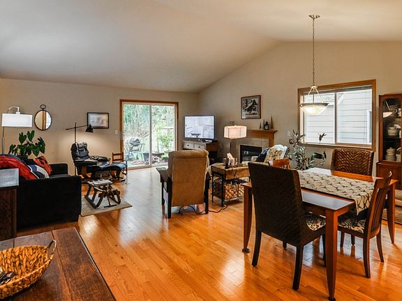 2nd image of 6429 86th Ave NE