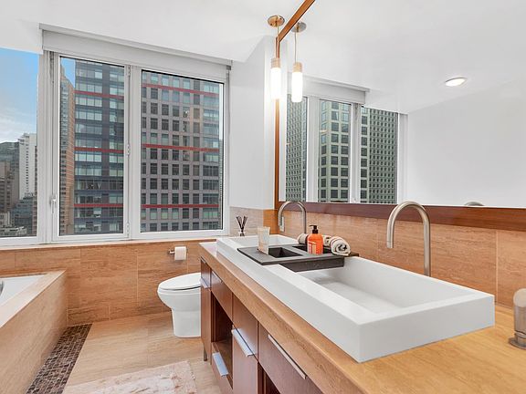 5th image of 250 E 53rd St APT 2402
