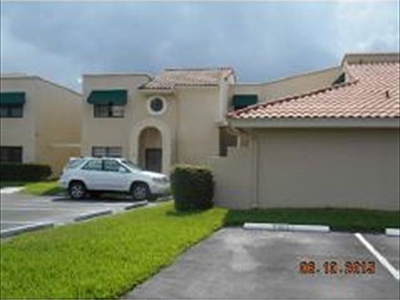2nd image of 425 NW 36th Ave