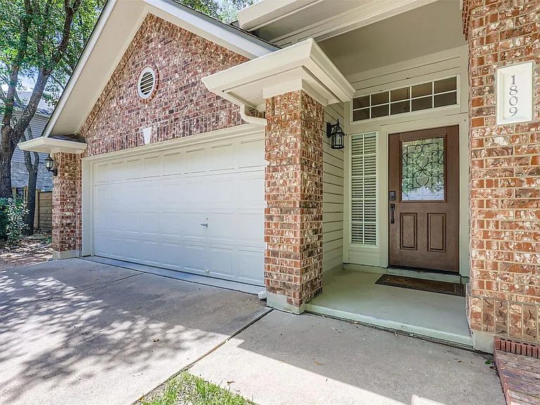 1809 Edelweiss Dr — Photo 4