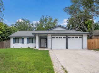 6226 Cherrywest Cir, San Antonio, TX 78240
