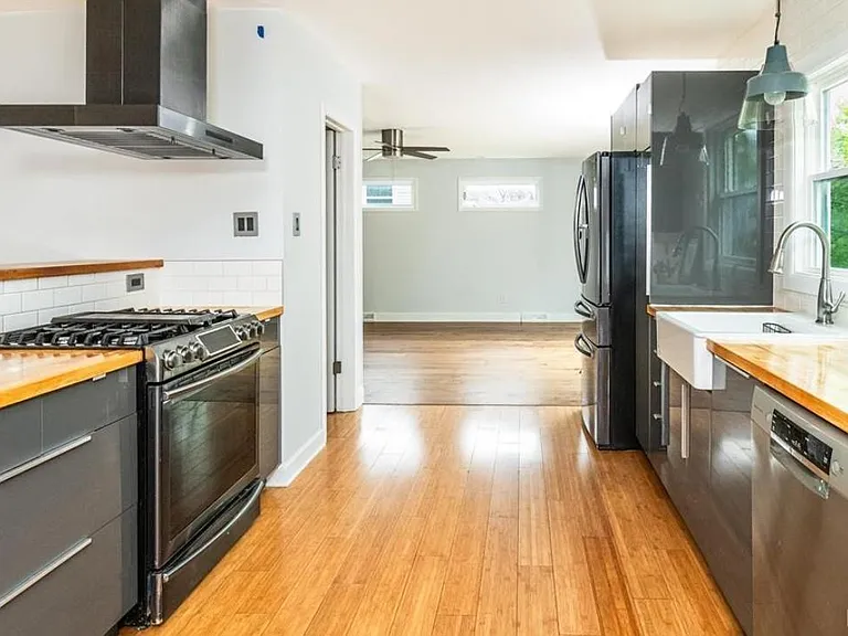 1416 E Clairmont Pl — Photo 7