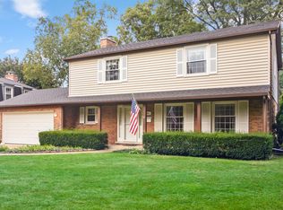 921 N Ventura Dr, Palatine, IL 60074