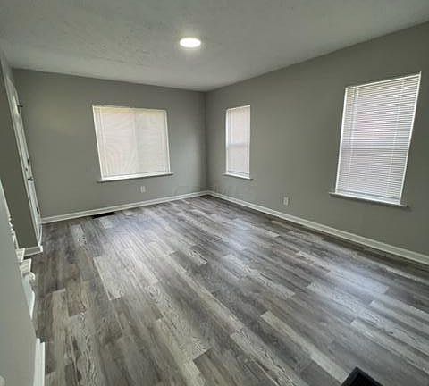 3rd image of 2421 Argyle Dr