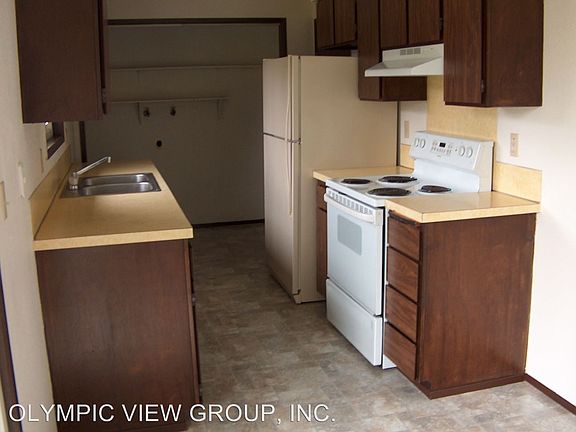 3rd image of 422 Oakhurst Dr