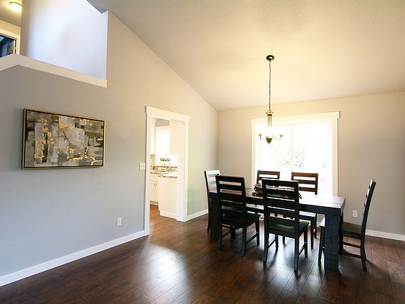 5th image of 1005 197th Street Ct E
