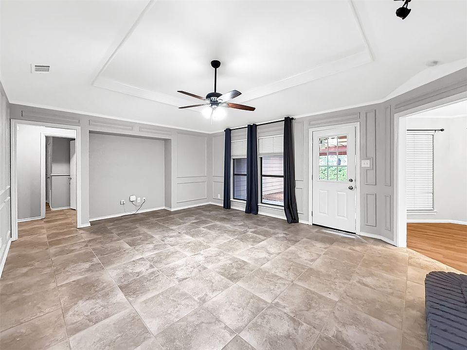 1st image of 305 N Cottonbelt Ave