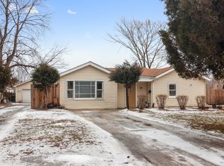 221 Hampshire Ave, Aurora, IL 60505