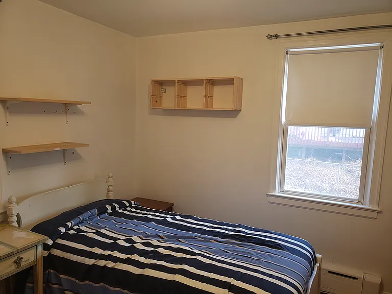 208 Trumbull Ave — Photo 4