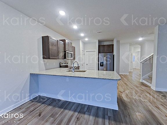 3rd image of 6425 Upchurch Dr
