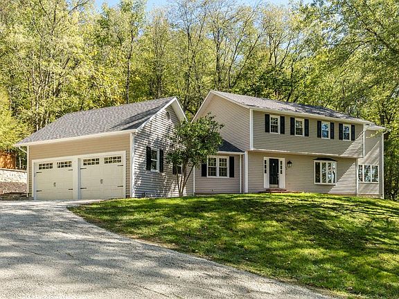 2nd image of 90 Fern Hill Dr