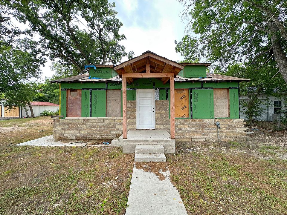 1st image of 818 Plum St