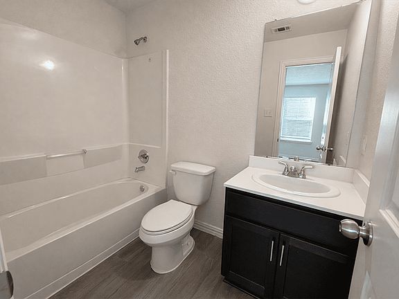 4th image of 964 Ringold St #A