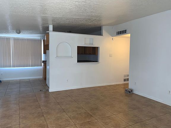 3rd image of 1804 Blume St NE