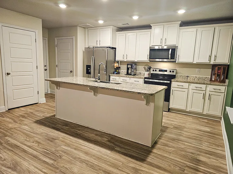 5440 Leeds Ln — Photo 6