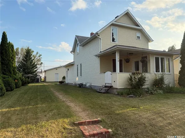 209 4th AVENUE W, Melville, SK S0A 2P0