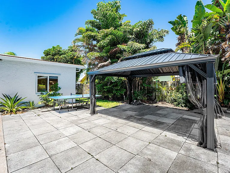 1402 Cormorant Rd — Photo 32
