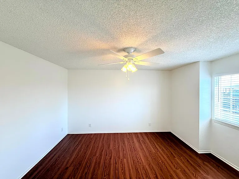 Unit Photo