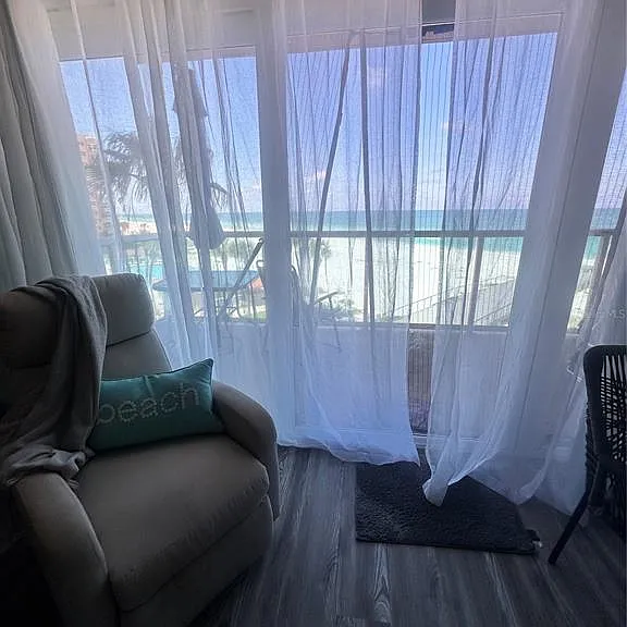 880 Mandalay Ave #309 — Photo 30