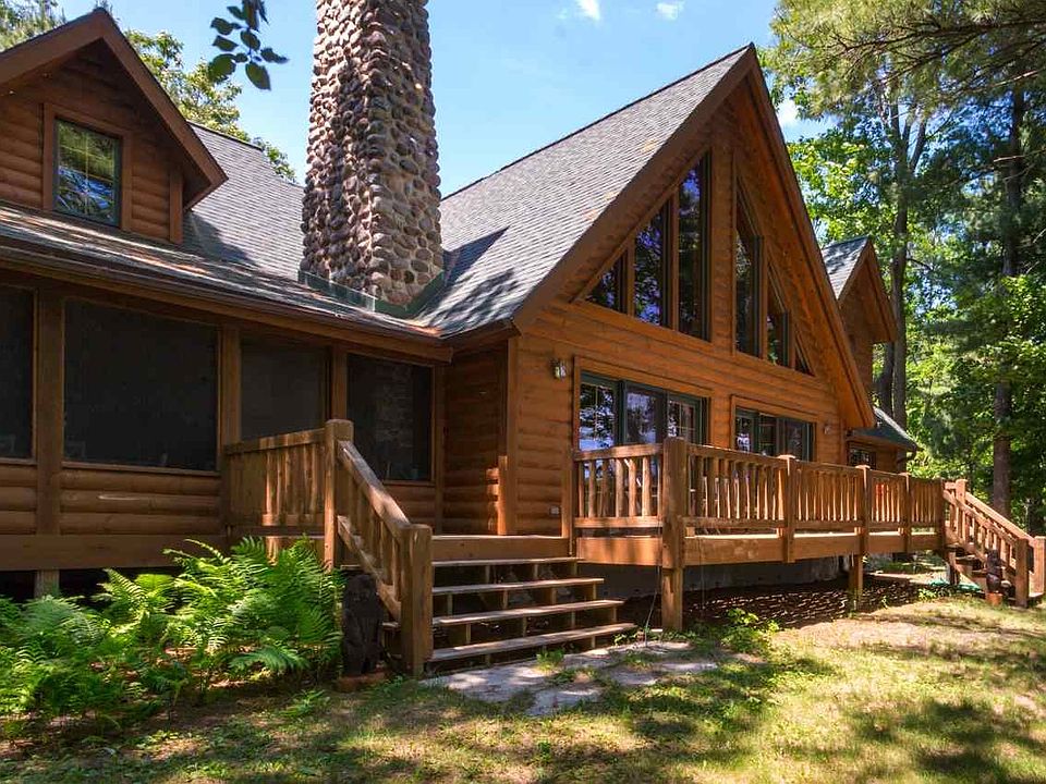 Crystal Lake log home