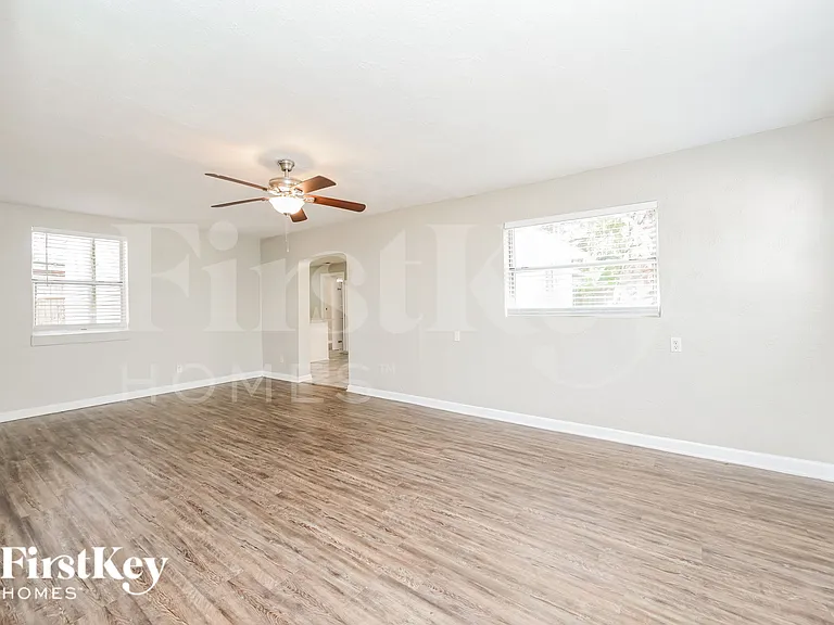 7309 N Dartmouth Ave — Photo 9