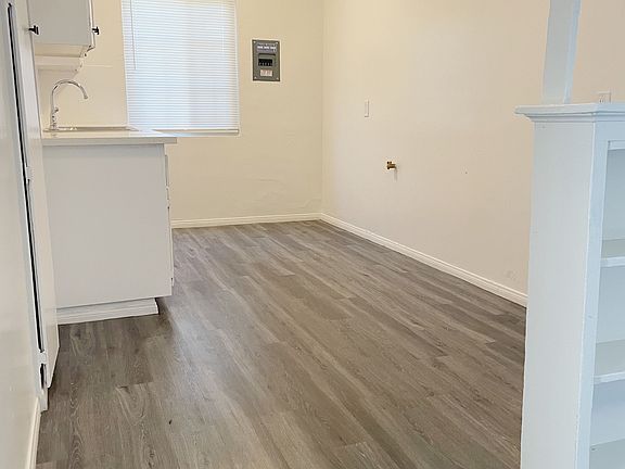 3rd image of 625 N Neptune Ave #11355861