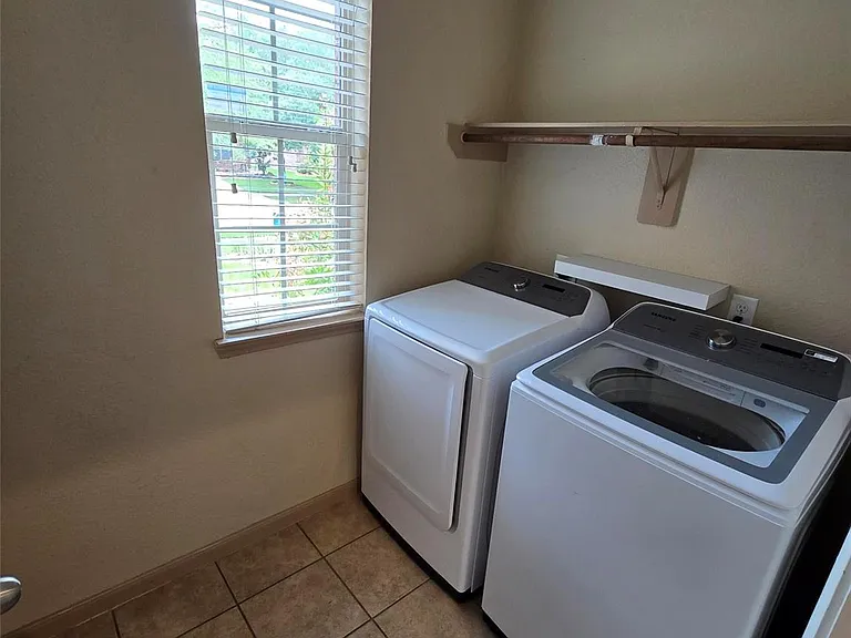 6119 Grassy Haven Ln — Photo 32