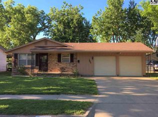 1007 E 20th Ave, Hutchinson, KS 67502