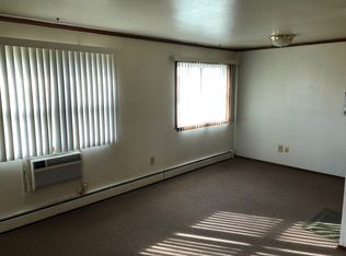 28 Manchester Ct, Freehold, NJ 07728