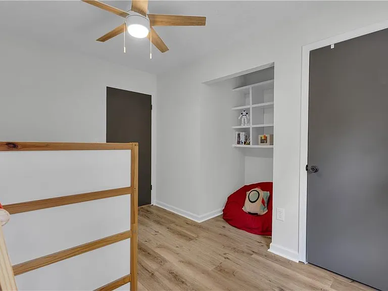 6290 Cascade Palmetto Hwy — Photo 35